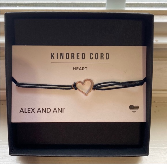 👀 WANTED!  Alex and Ani Bracelet 👀 - Picture 1 of 1